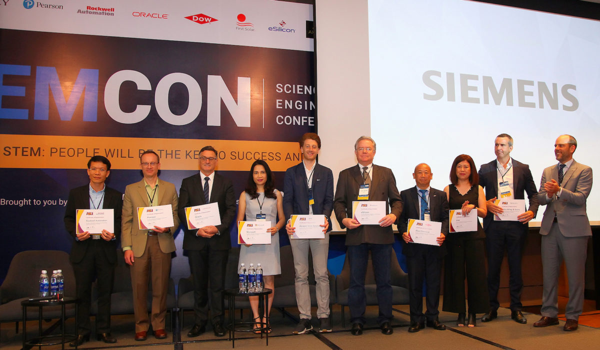 Stephen Berlinguette , section chief in Ho Chi Minh City, USAID Vietnam (far right), welcomes ASU in Vietnam Industry Program sponsors to the stage to receive a special recognition.