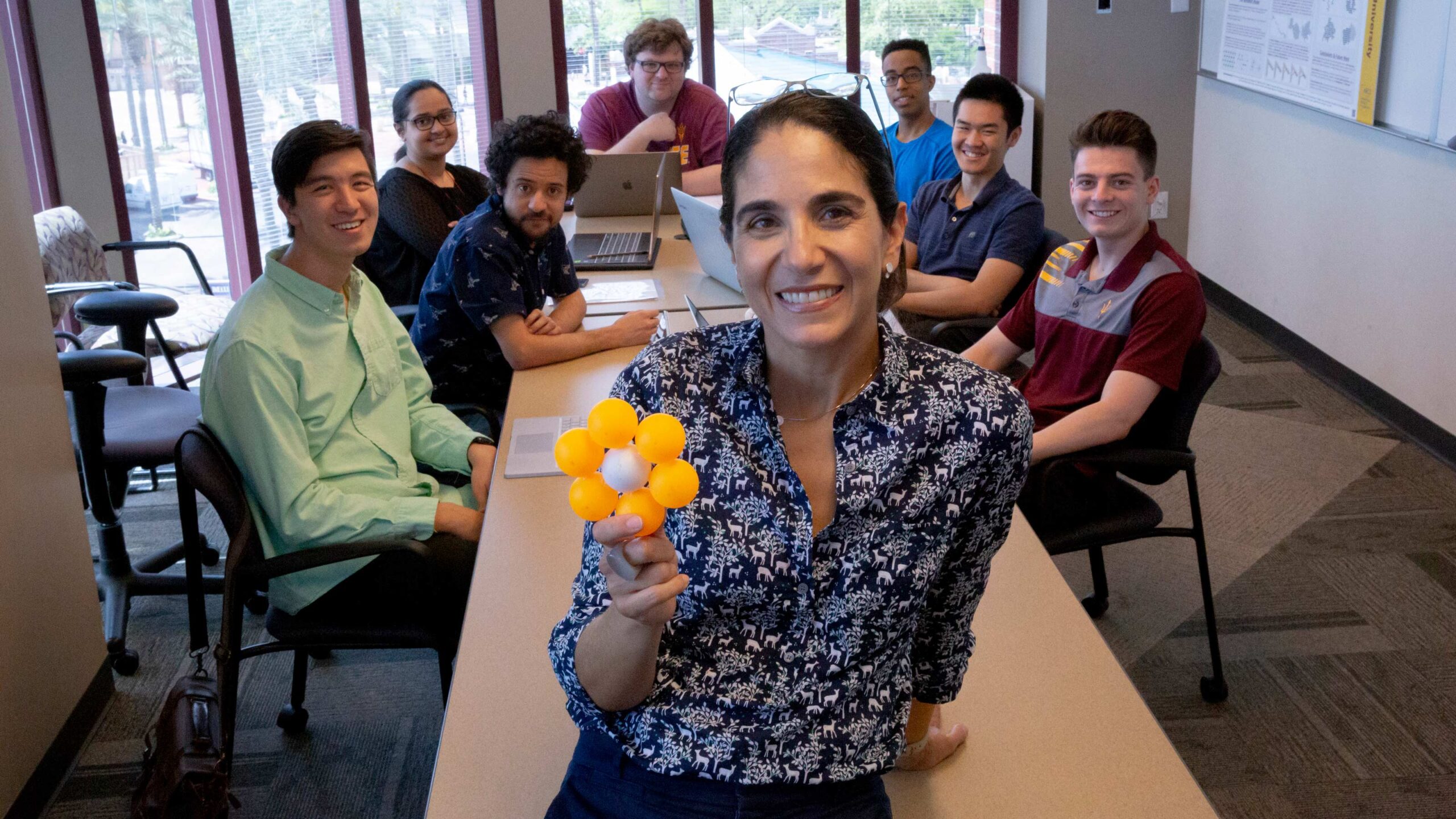 Andréa Richa and students