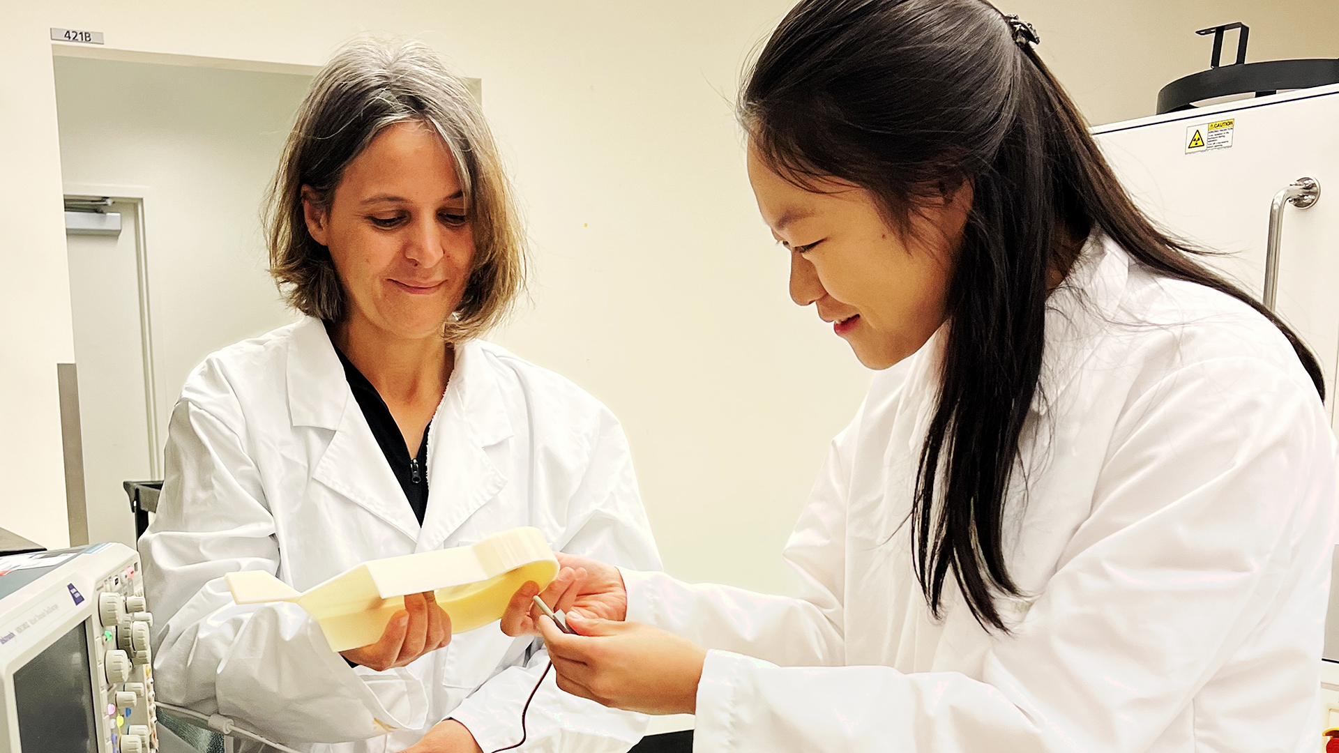BiomedicalDegree-noicons-1920×1080 ASU Professor Leila Ladani working with a student in her research lab.
