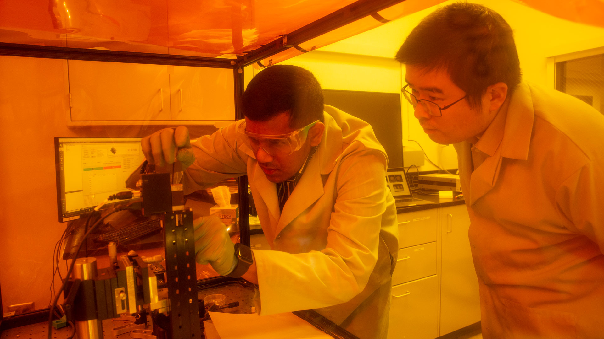 ASU manufacturing engineering graduate student Chayaank Bangalore Ravishankar (left) works with Xiangfan Chen (right), an assistant professor of manufacturing engineering.