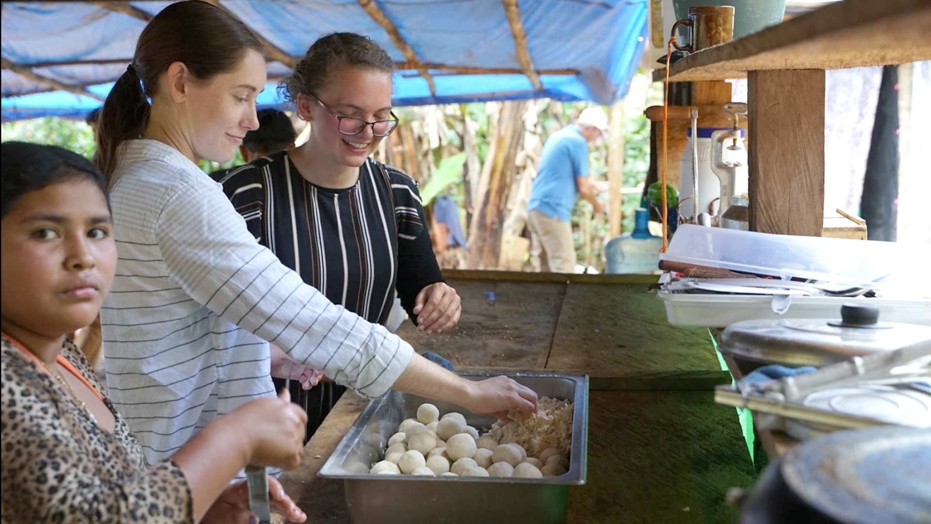 Grand Challenges Scholar Audrey Schlichting helping in Honduras