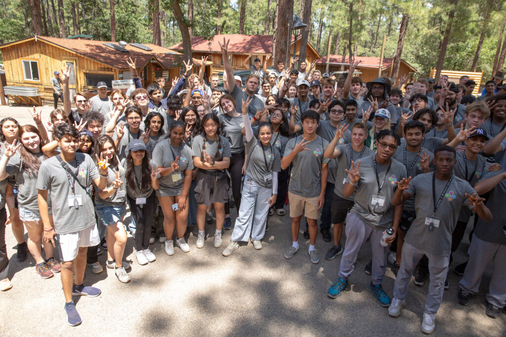 A large group of E2 students