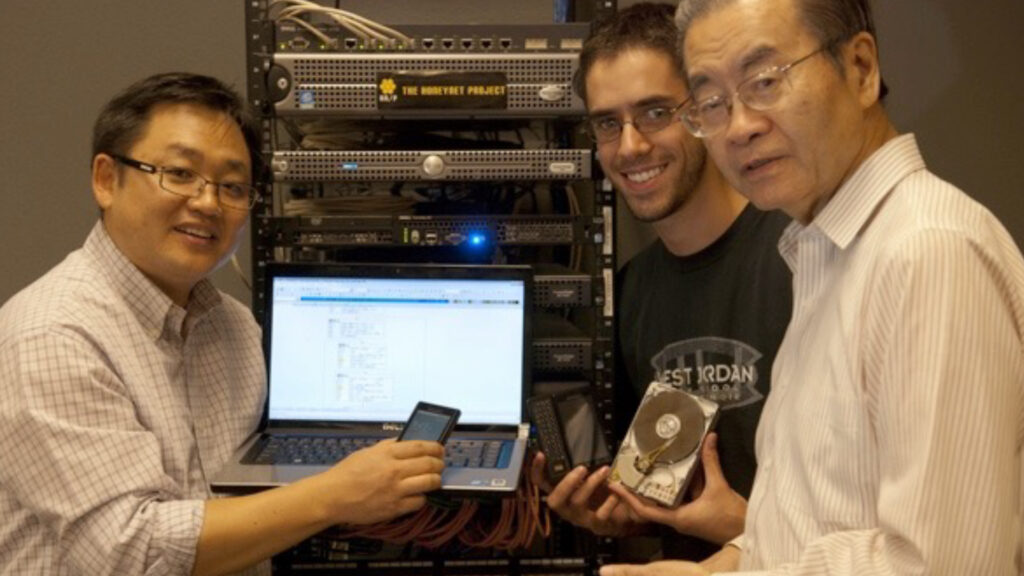 Gail-Joon Ahn with students