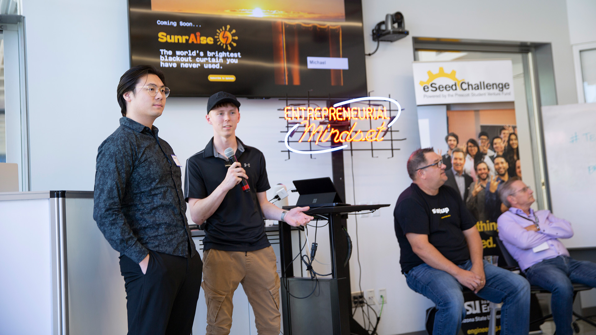 Techiepalooza-FA-2024-EG-8526-a-1920×1080 Student entrepreneurs pitch their venture at the ASU Techiepalooza event.